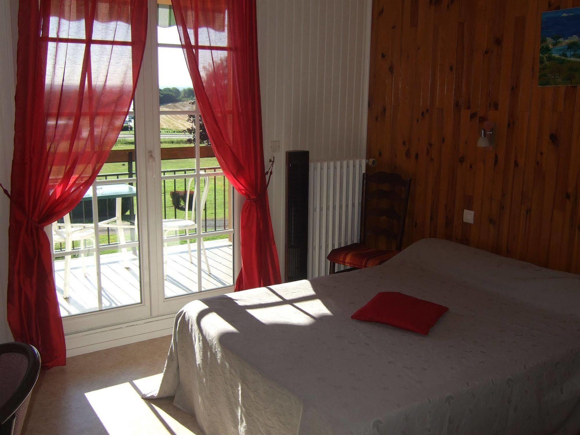 Domaine De L'Orisse Hotel Varennes-sur-Allier Екстериор снимка